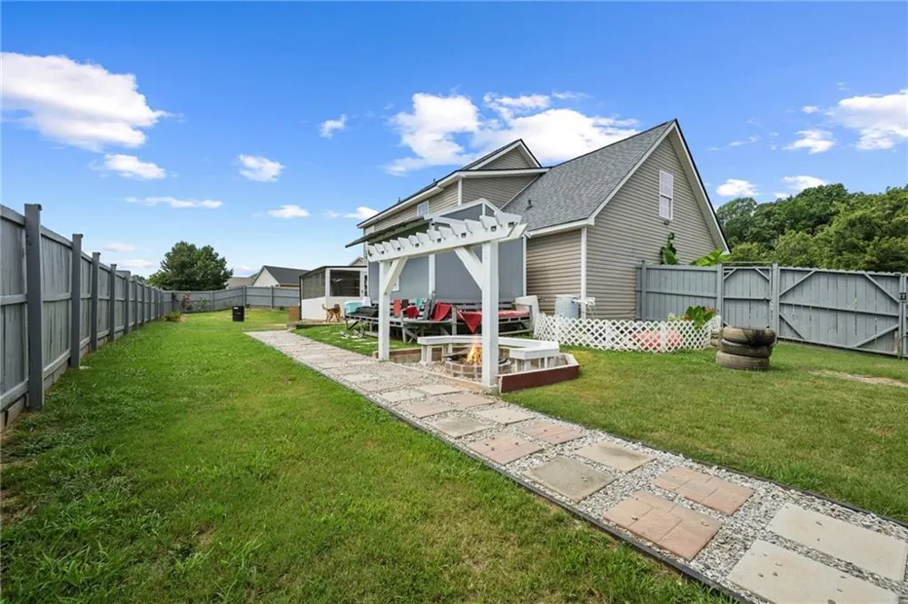 40 Benjamin Point Oxford, GA 30054