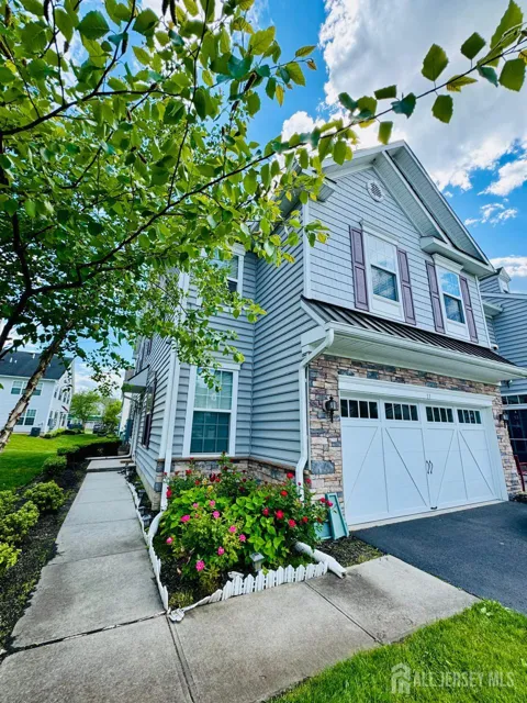11 Morris Lane