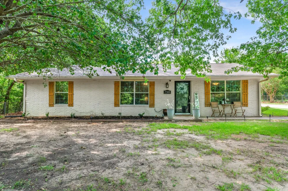 720 E High Street Grand Saline, TX 75140