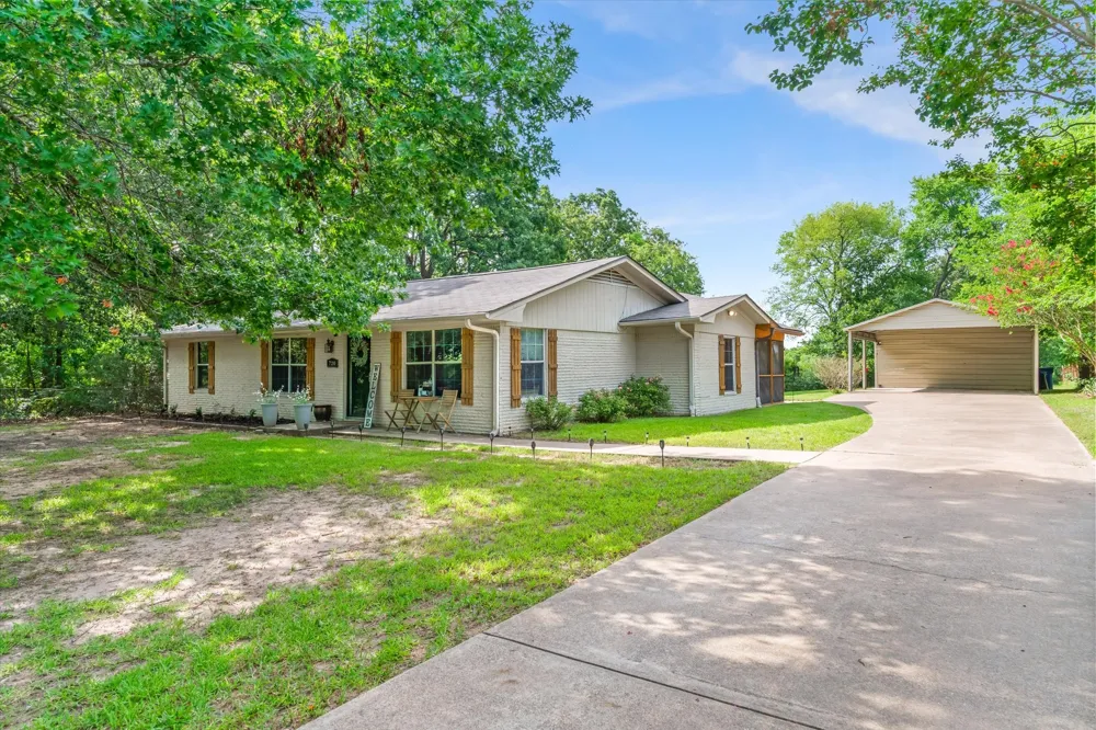 720 E High Street Grand Saline, TX 75140