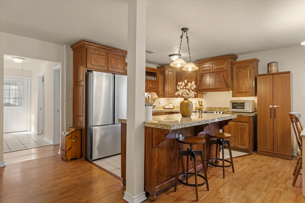 720 E High Street Grand Saline, TX 75140