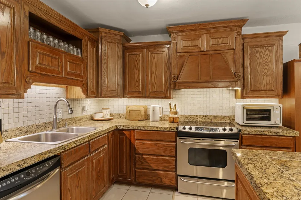 720 E High Street Grand Saline, TX 75140