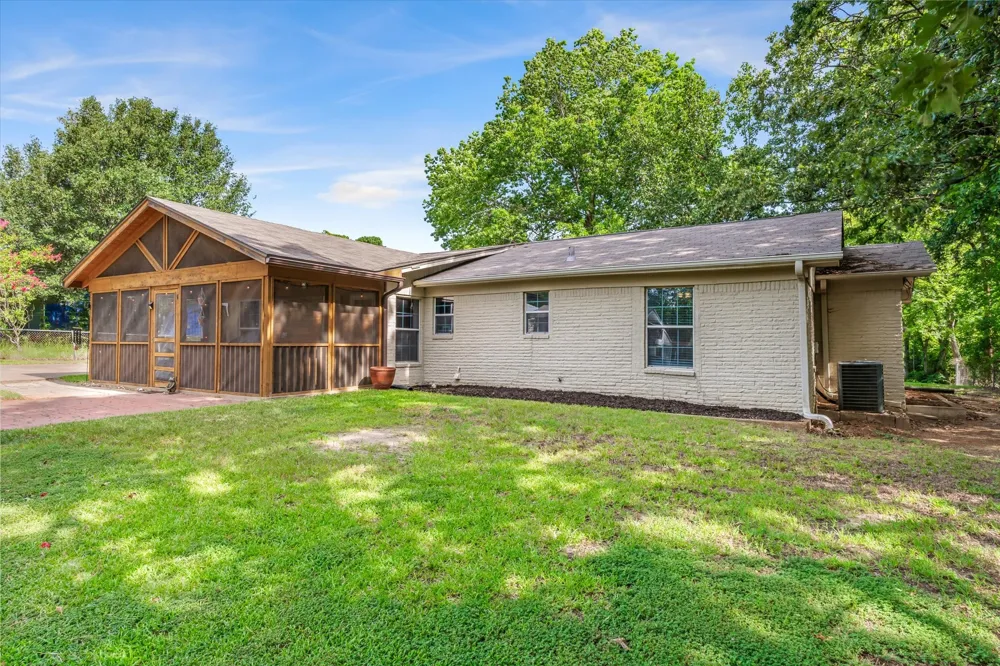 720 E High Street Grand Saline, TX 75140