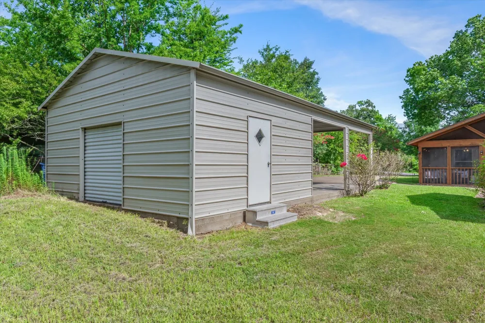 720 E High Street Grand Saline, TX 75140