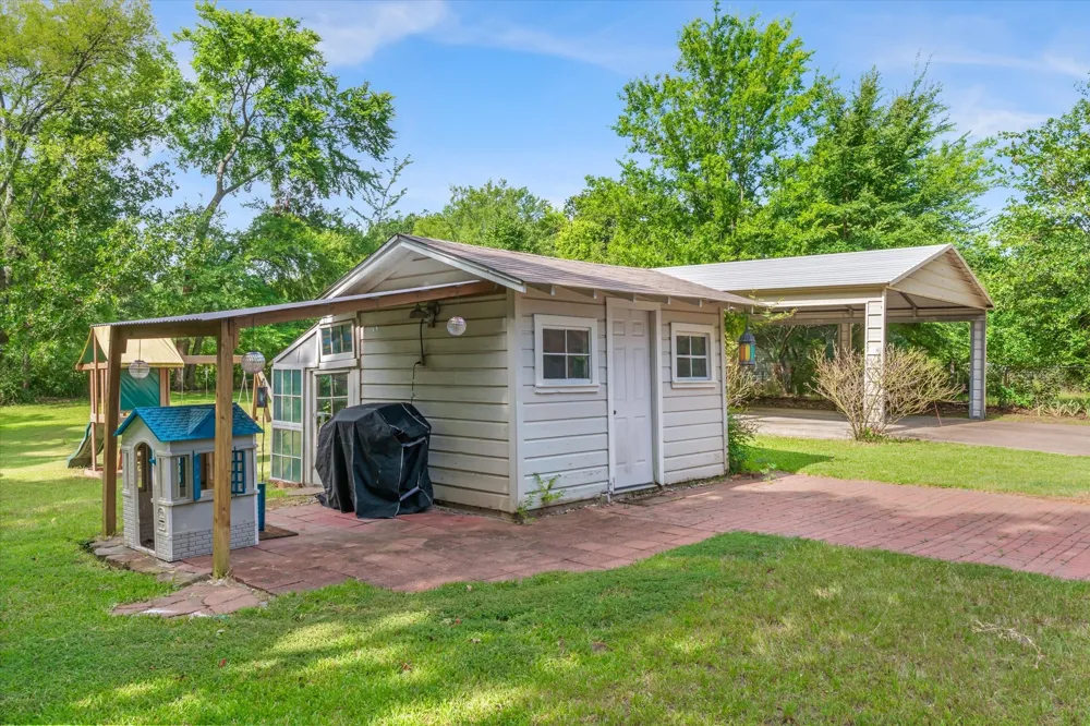 720 E High Street Grand Saline, TX 75140
