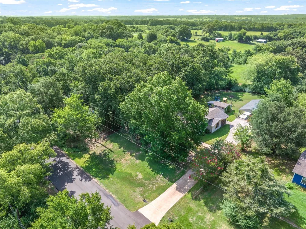 720 E High Street Grand Saline, TX 75140