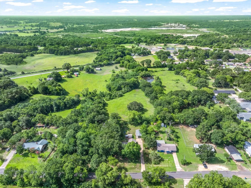 720 E High Street Grand Saline, TX 75140