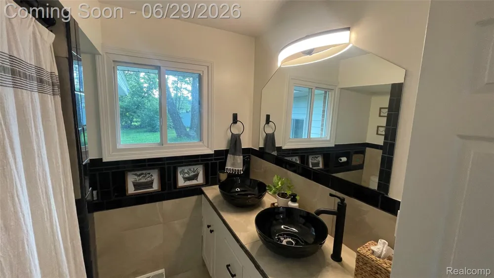 2966 Burlington Drive Buena Vista Charter Township, MI 48601