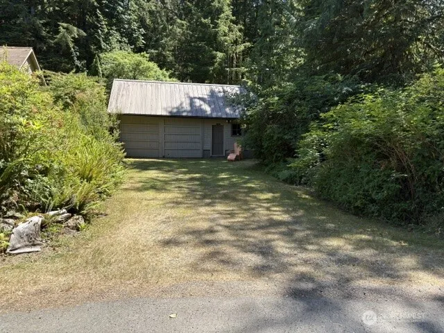 478 South Shore Road Quinault, WA 98575