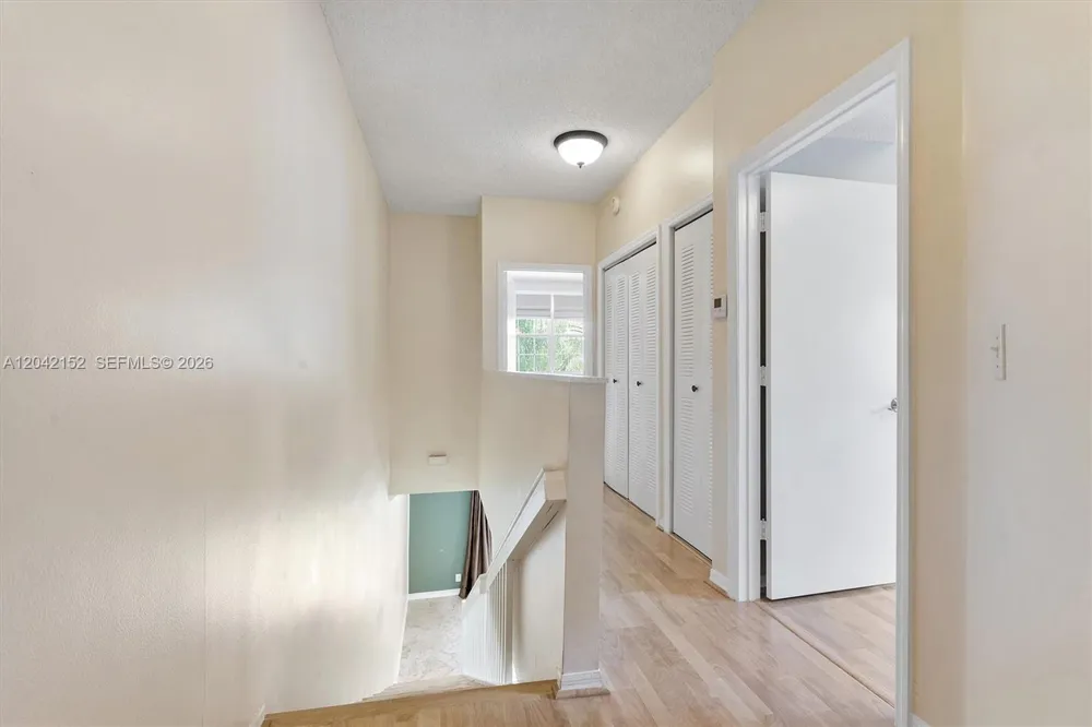 1552 Barcelona Way #6-19 Weston, FL 33327