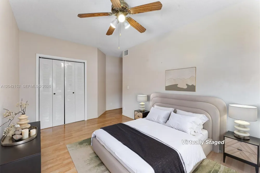 1552 Barcelona Way #6-19 Weston, FL 33327