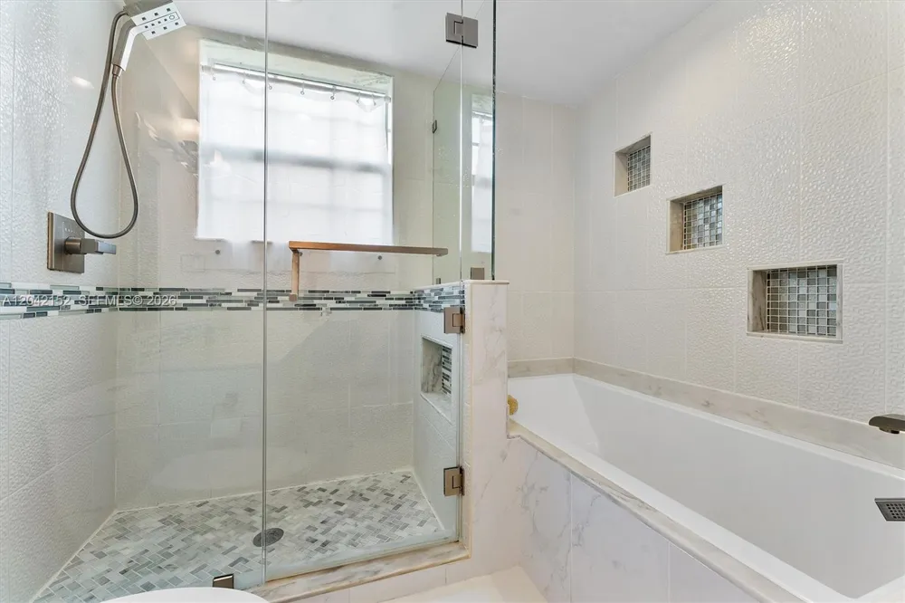 1552 Barcelona Way #6-19 Weston, FL 33327