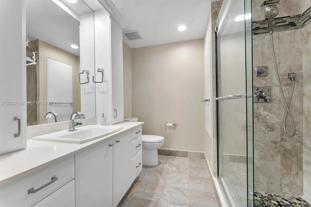 1552 Barcelona Way #6-19 Weston, FL 33327