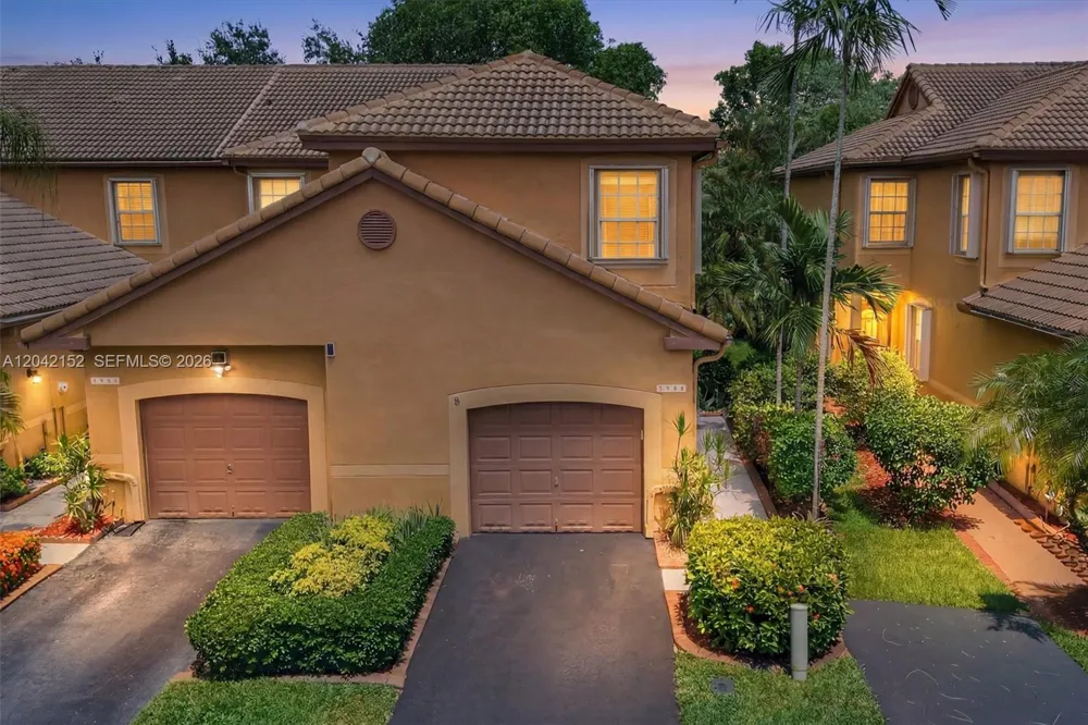 1552 Barcelona Way #6-19 Weston, FL 33327
