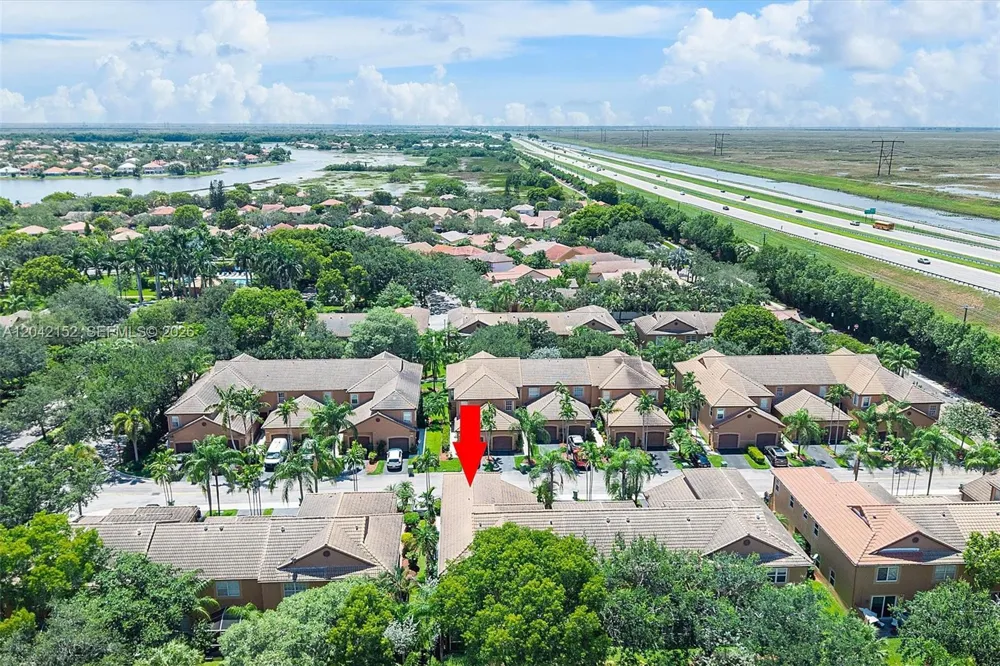 1552 Barcelona Way #6-19 Weston, FL 33327