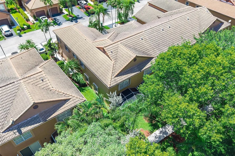1552 Barcelona Way #6-19 Weston, FL 33327