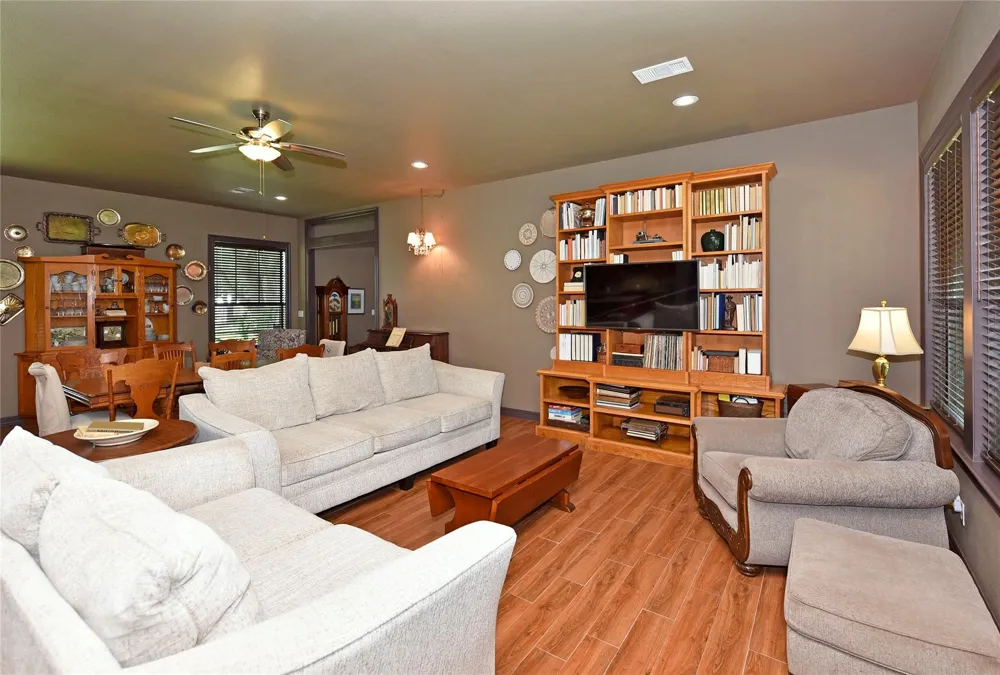 14323 Buffalo Street Needville, TX 77461