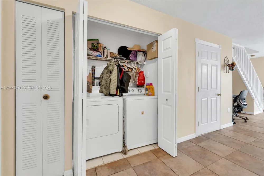 10857 NW 8th St Pembroke Pines, FL 33026
