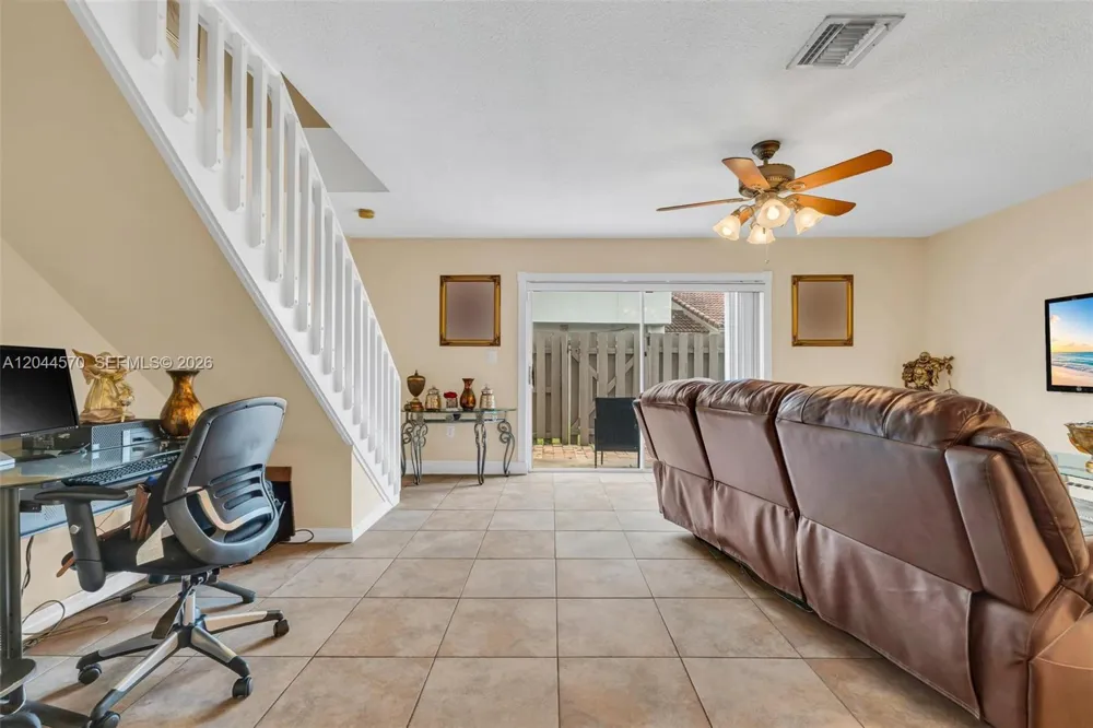 10857 NW 8th St Pembroke Pines, FL 33026