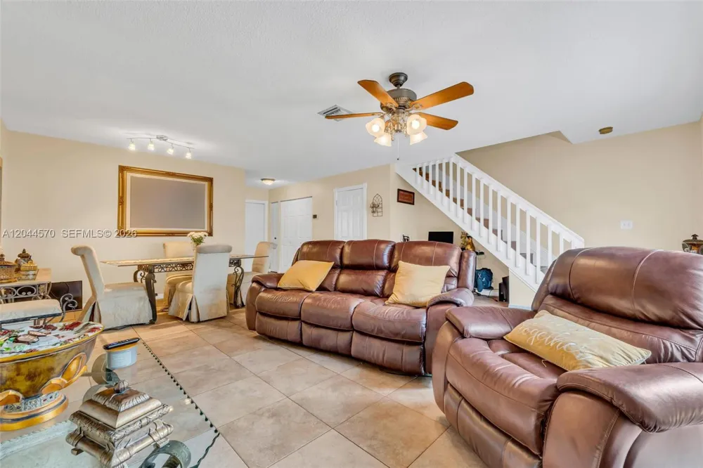 10857 NW 8th St Pembroke Pines, FL 33026