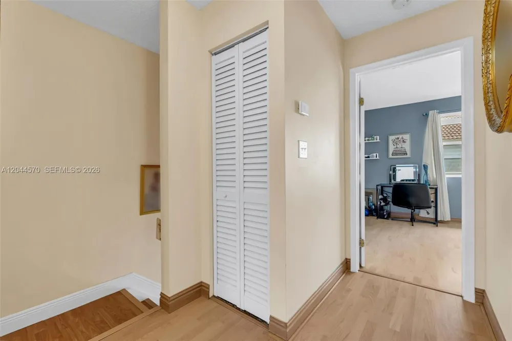 10857 NW 8th St Pembroke Pines, FL 33026