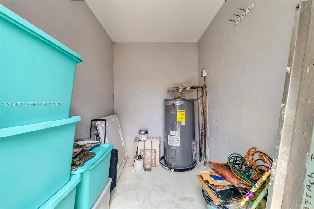 10857 NW 8th St Pembroke Pines, FL 33026