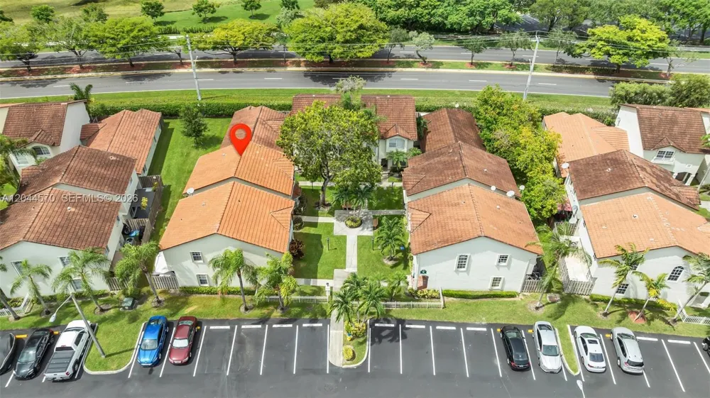 10857 NW 8th St Pembroke Pines, FL 33026