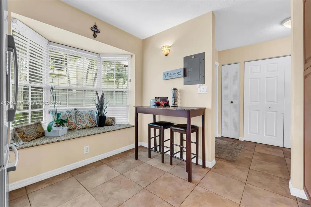 10857 NW 8th St Pembroke Pines, FL 33026
