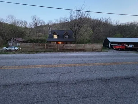 8216 Gassaway Rd Woodbury, TN 37190