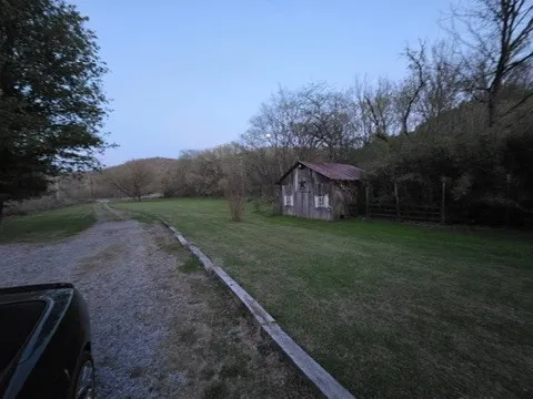 8216 Gassaway Rd Woodbury, TN 37190