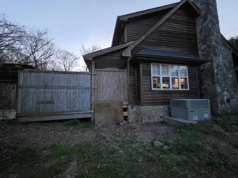8216 Gassaway Rd Woodbury, TN 37190