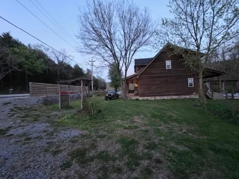 8216 Gassaway Rd Woodbury, TN 37190