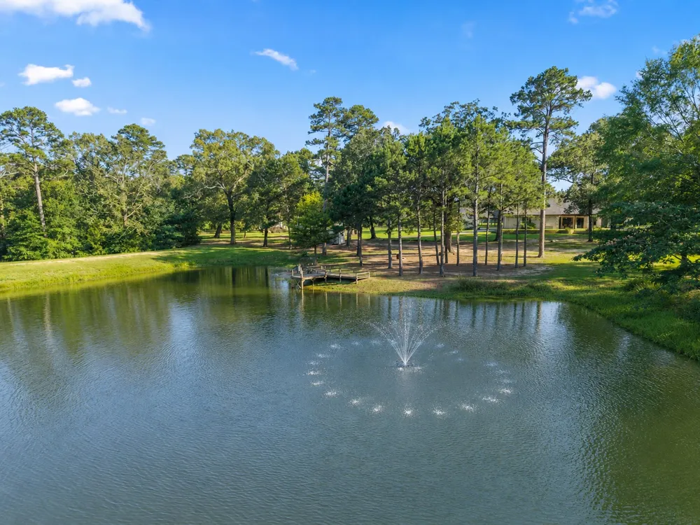 4940 Frontage Road Winfield, TX 75493
