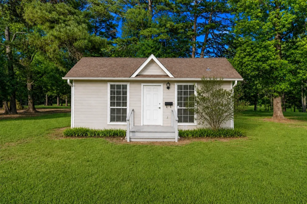 4940 Frontage Road Winfield, TX 75493