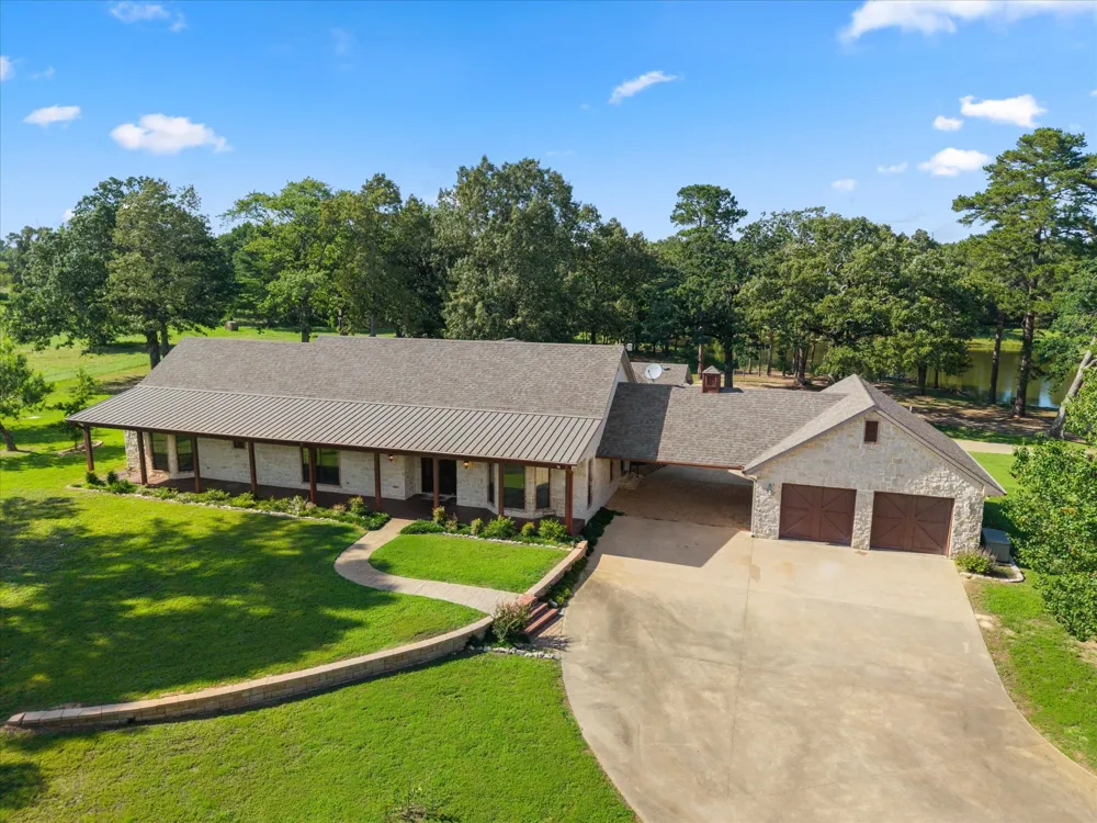 4940 Frontage Road Winfield, TX 75493
