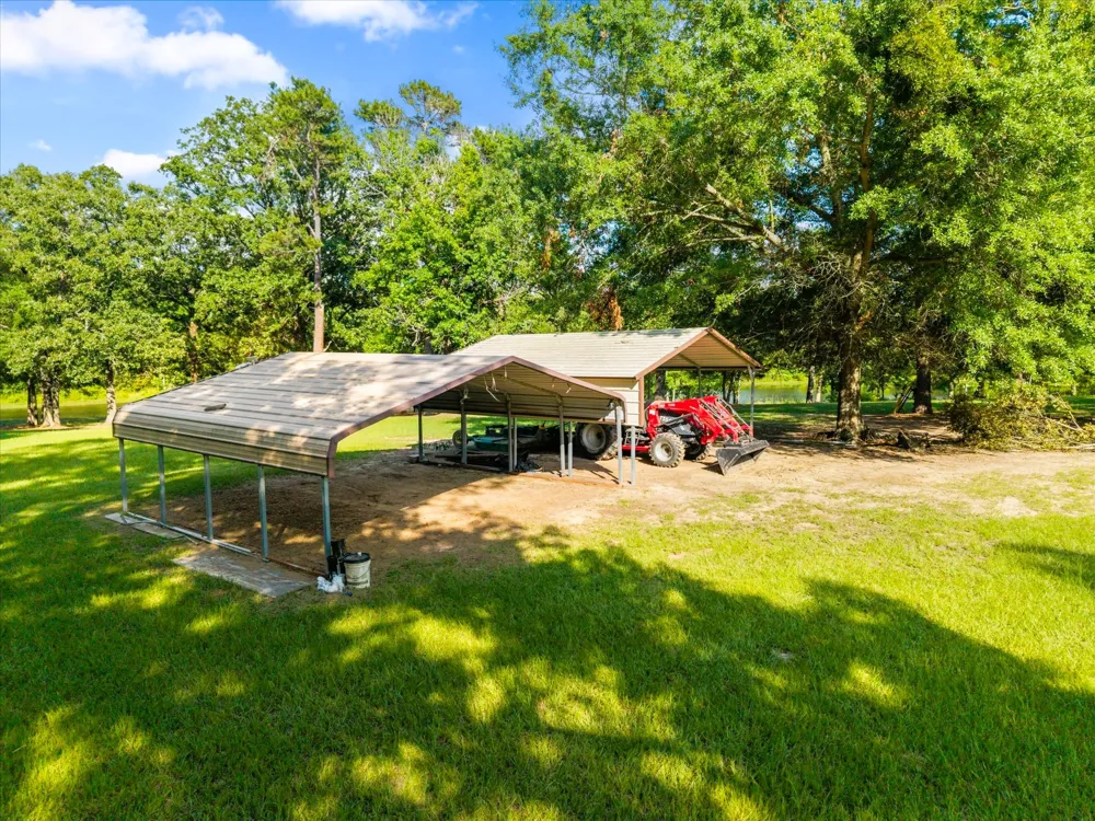 4940 Frontage Road Winfield, TX 75493