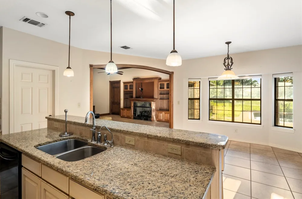 4940 Frontage Road Winfield, TX 75493
