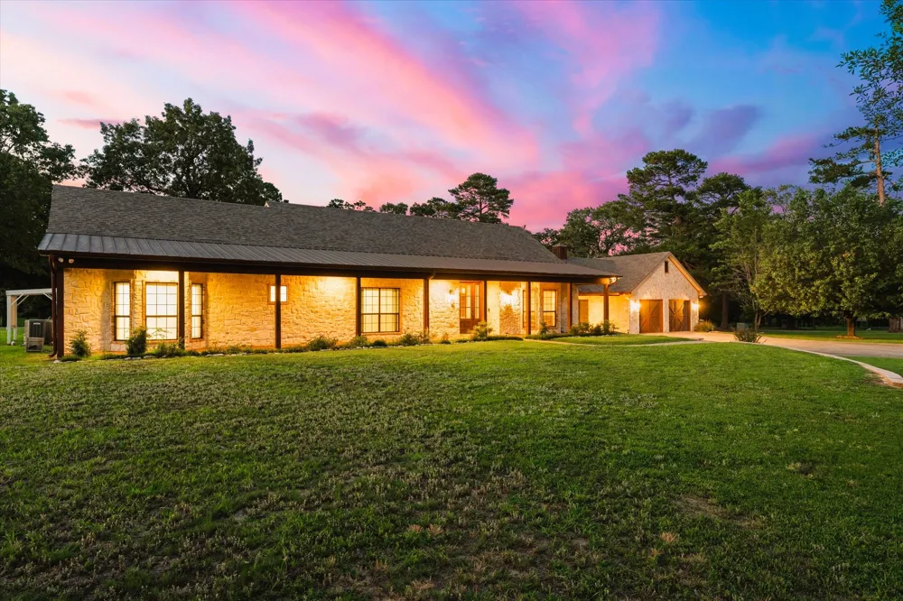 4940 Frontage Road Winfield, TX 75493