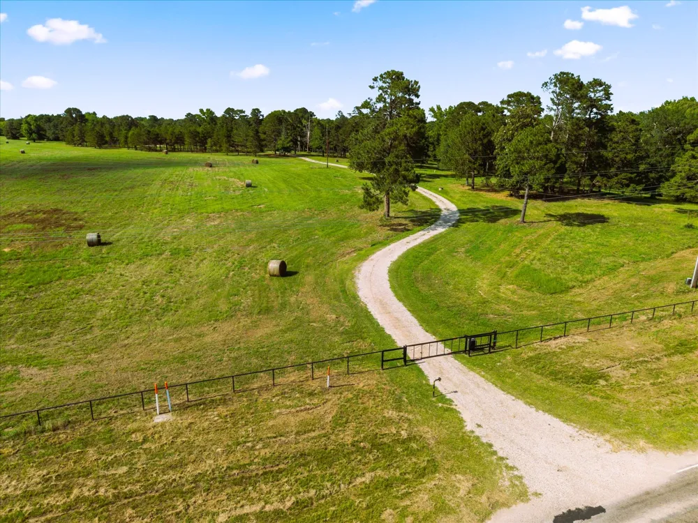 4940 Frontage Road Winfield, TX 75493