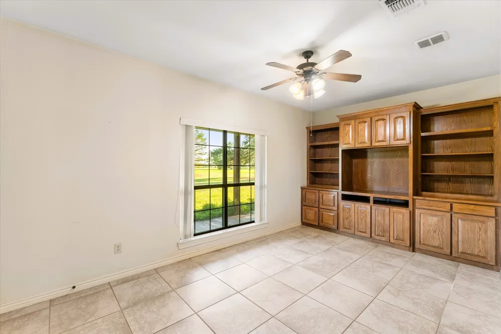 4940 Frontage Road Winfield, TX 75493