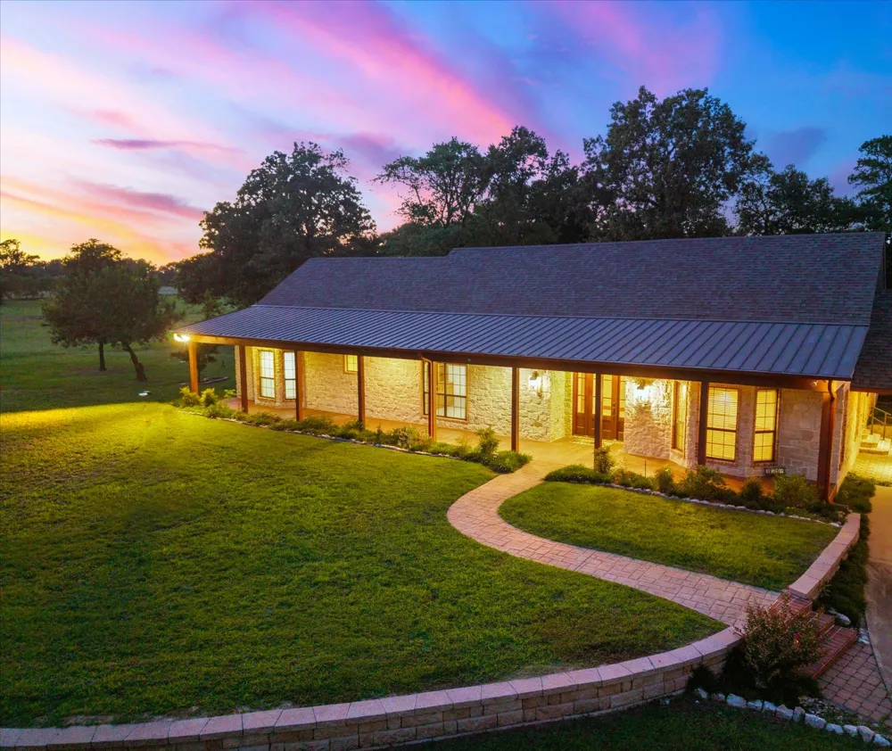 4940 Frontage Road Winfield, TX 75493