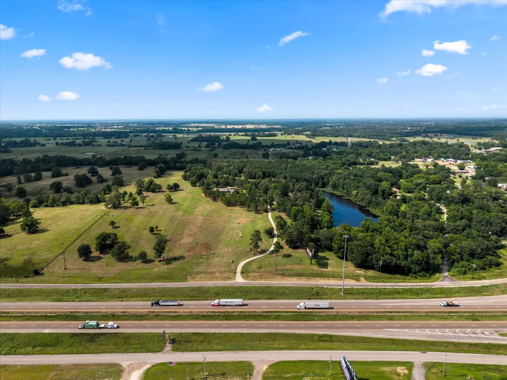 4940 Frontage Road Winfield, TX 75493