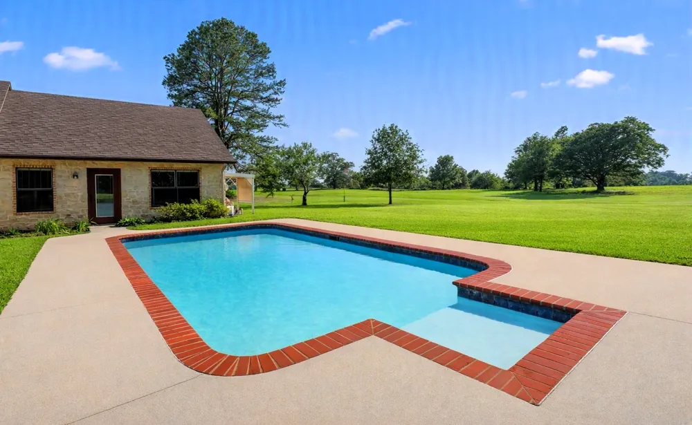 4940 Frontage Road Winfield, TX 75493