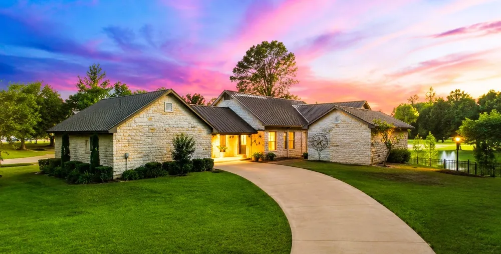 4940 Frontage Road Winfield, TX 75493