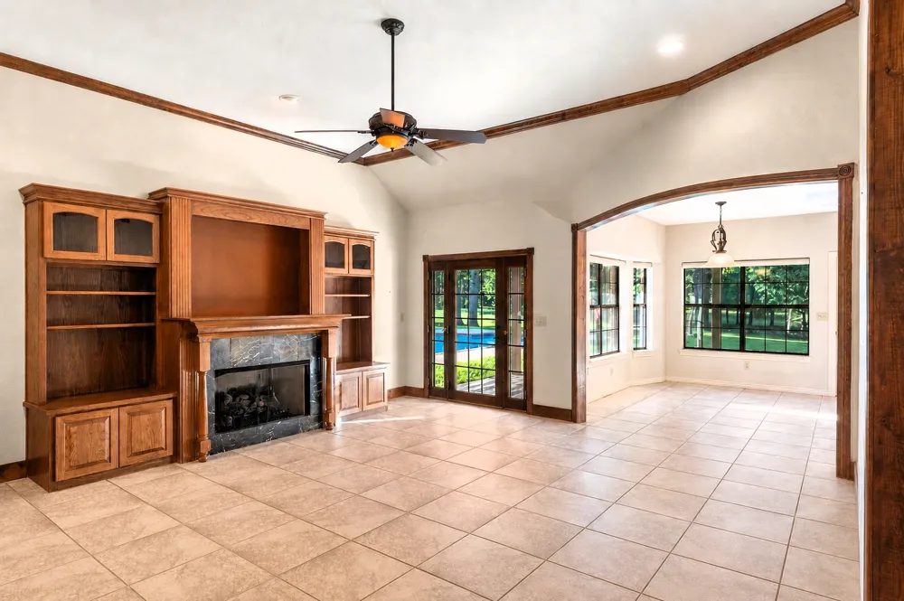 4940 Frontage Road Winfield, TX 75493