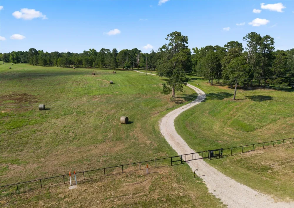 4940 Frontage Road Winfield, TX 75493