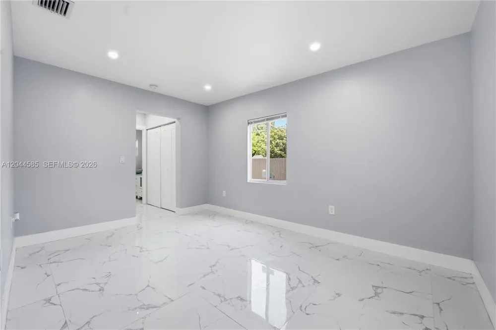 12475 NW 10th Ave North Miami, FL 33168