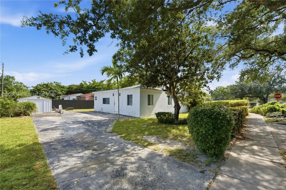 12475 NW 10th Ave North Miami, FL 33168