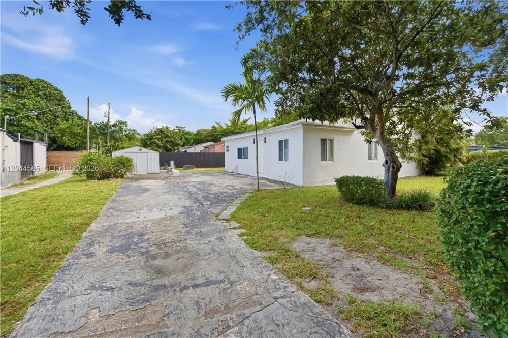 12475 NW 10th Ave North Miami, FL 33168