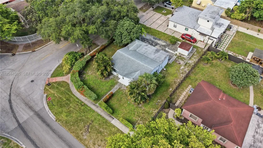 12475 NW 10th Ave North Miami, FL 33168
